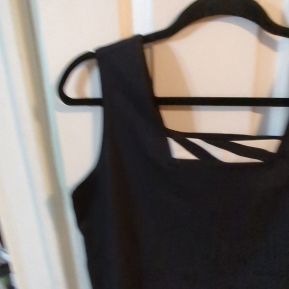 Womens Fancy Top Medium Sleeveless Square Neckline Splits Color: Black Bit White - Picture 8 of 9